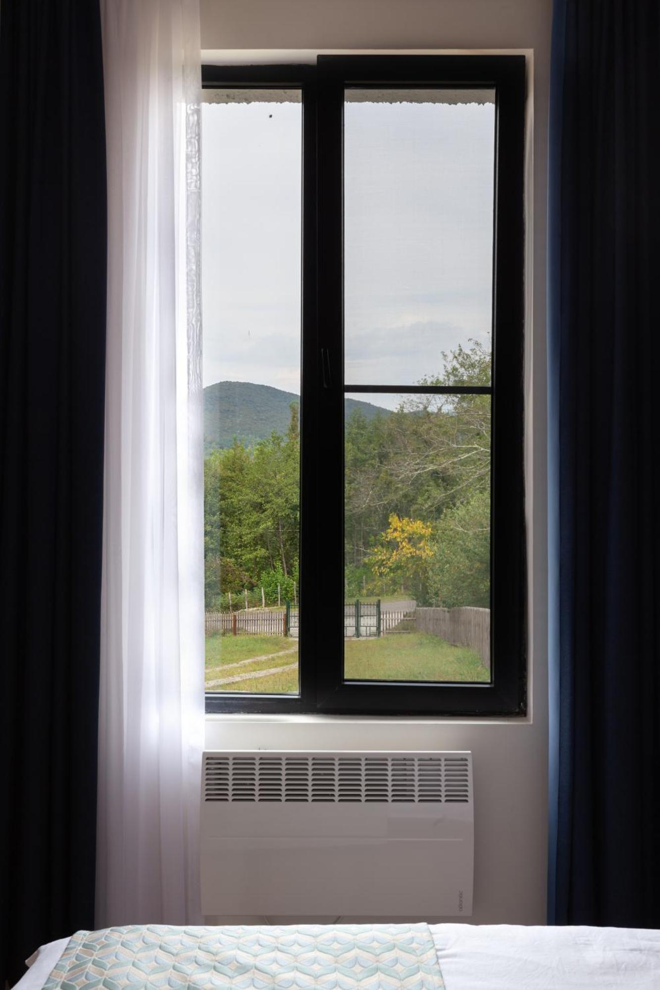 Renovated 3-bedroom House In Nature - Iskia Estate Holiday home *